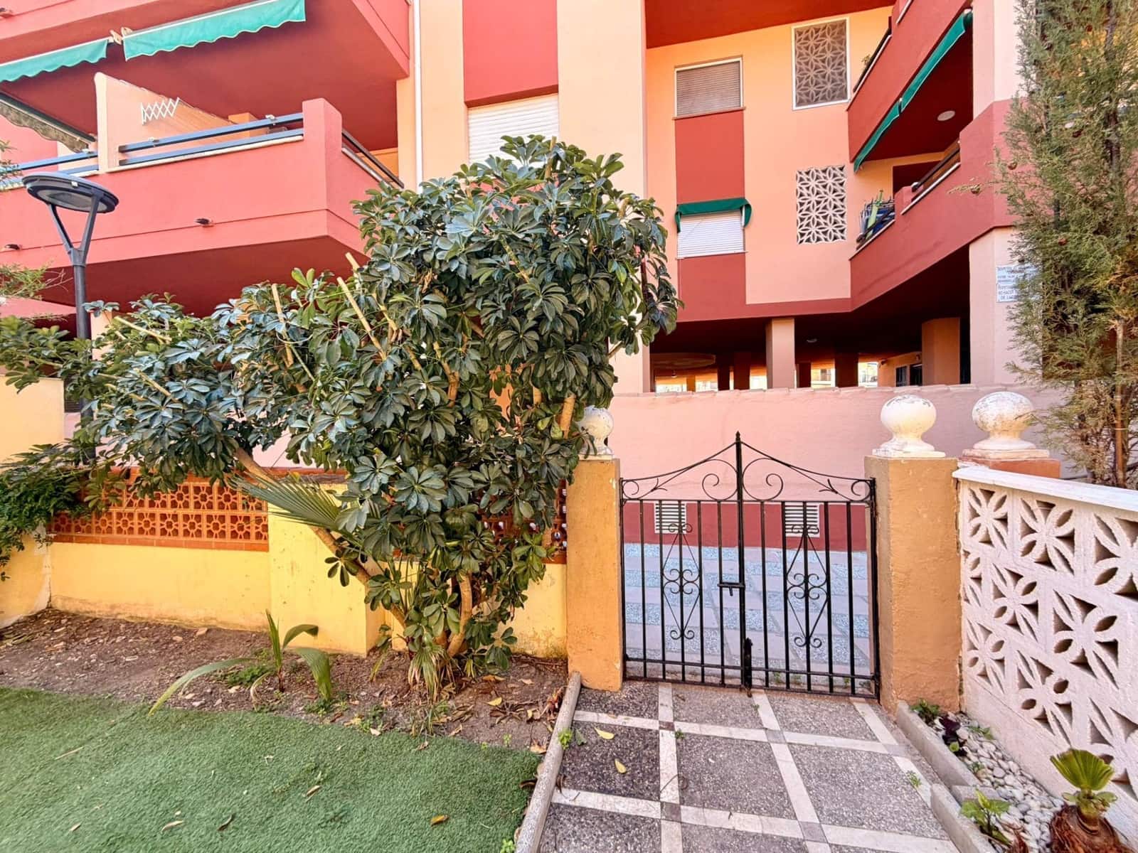 3 chambre Villa/Maison à vendre à Salobrena avec piscine garage - 355 000 € (Ref: 9788506)