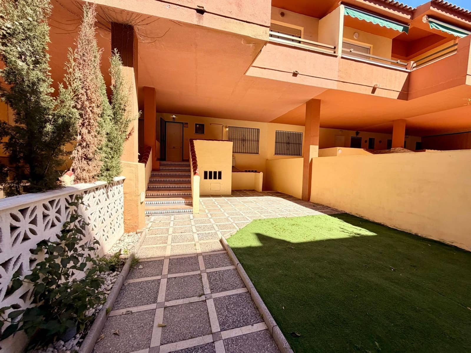 3 chambre Villa/Maison à vendre à Salobrena avec piscine garage - 355 000 € (Ref: 9788506)