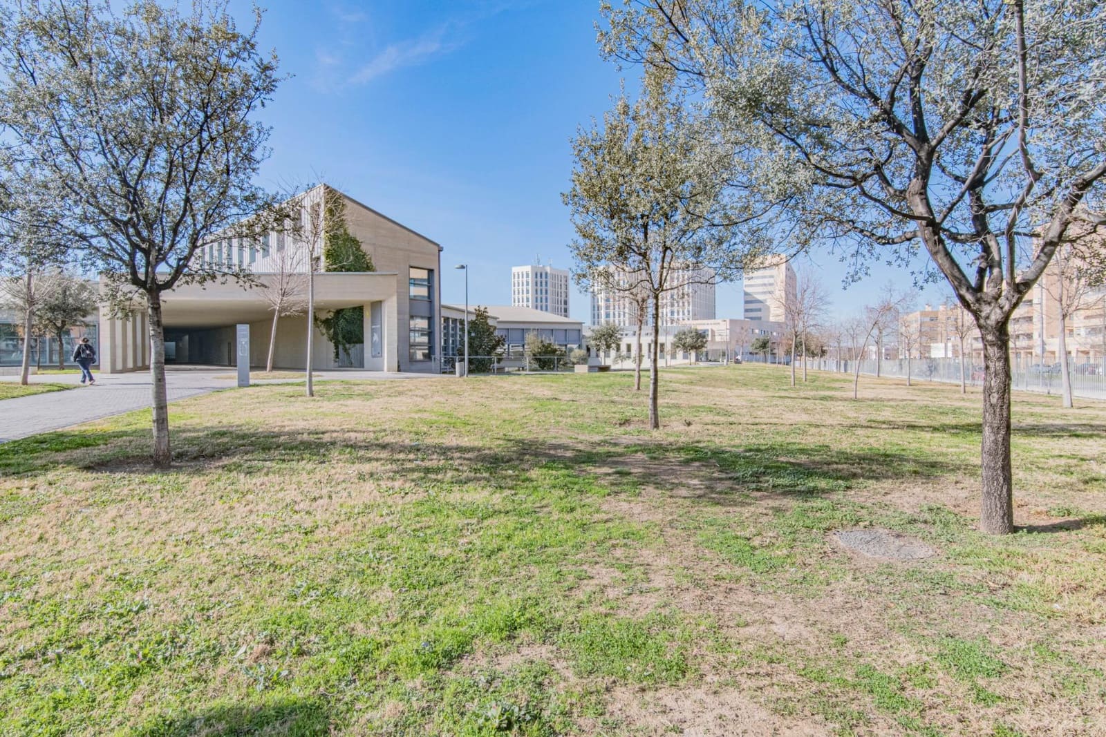 1 Zimmer Wohnung zu verkaufen in Granada Stadt mit Pool Garage - 265.000 € (Ref: 9788508)