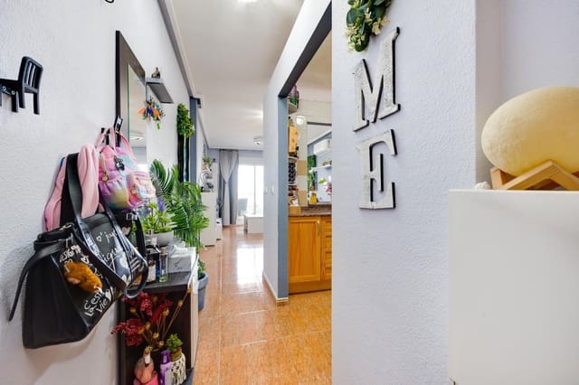 Apartamento de 2 habitaciones en Centro, Torrevieja en venta con piscina garaje - 144.969 € (Ref: 9799691)