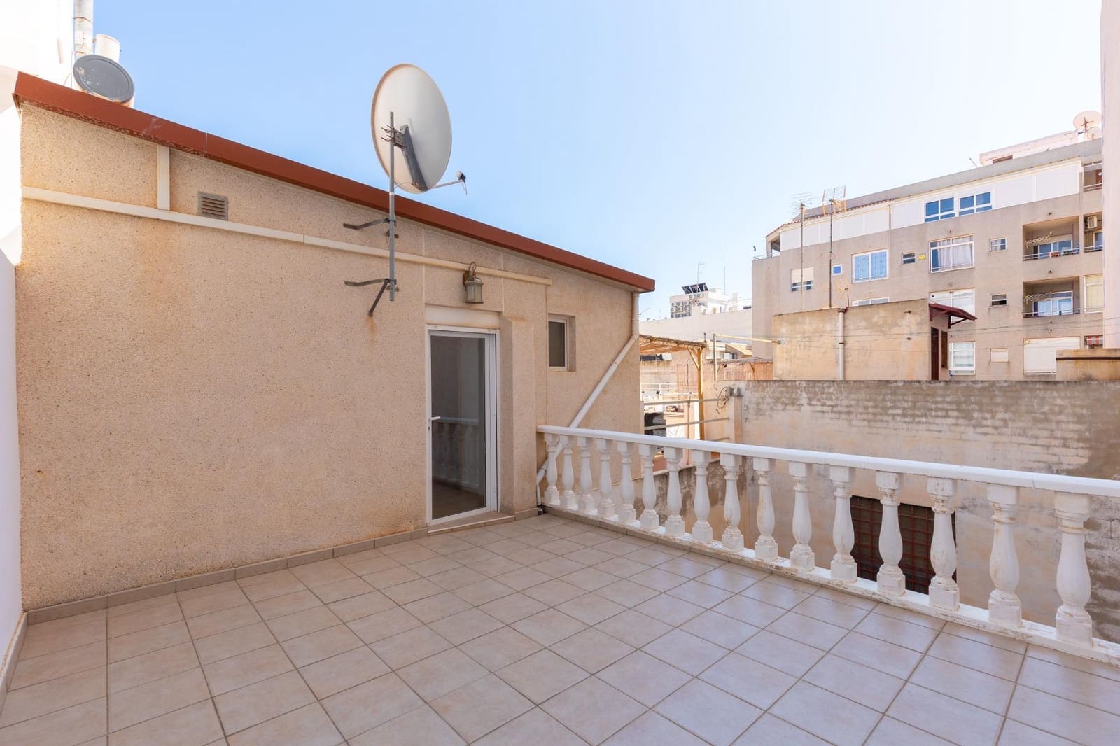 3 makuuhuone Bungalow myytävänä paikassa Torrevieja - 160 000 € (Ref: 9799696)