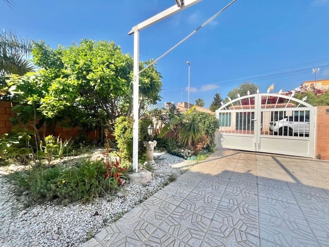 3 slaapkamer Villa te koop in Orihuela Costa, Orihuela met zwembad - € 285.000 (Ref: 9799732)