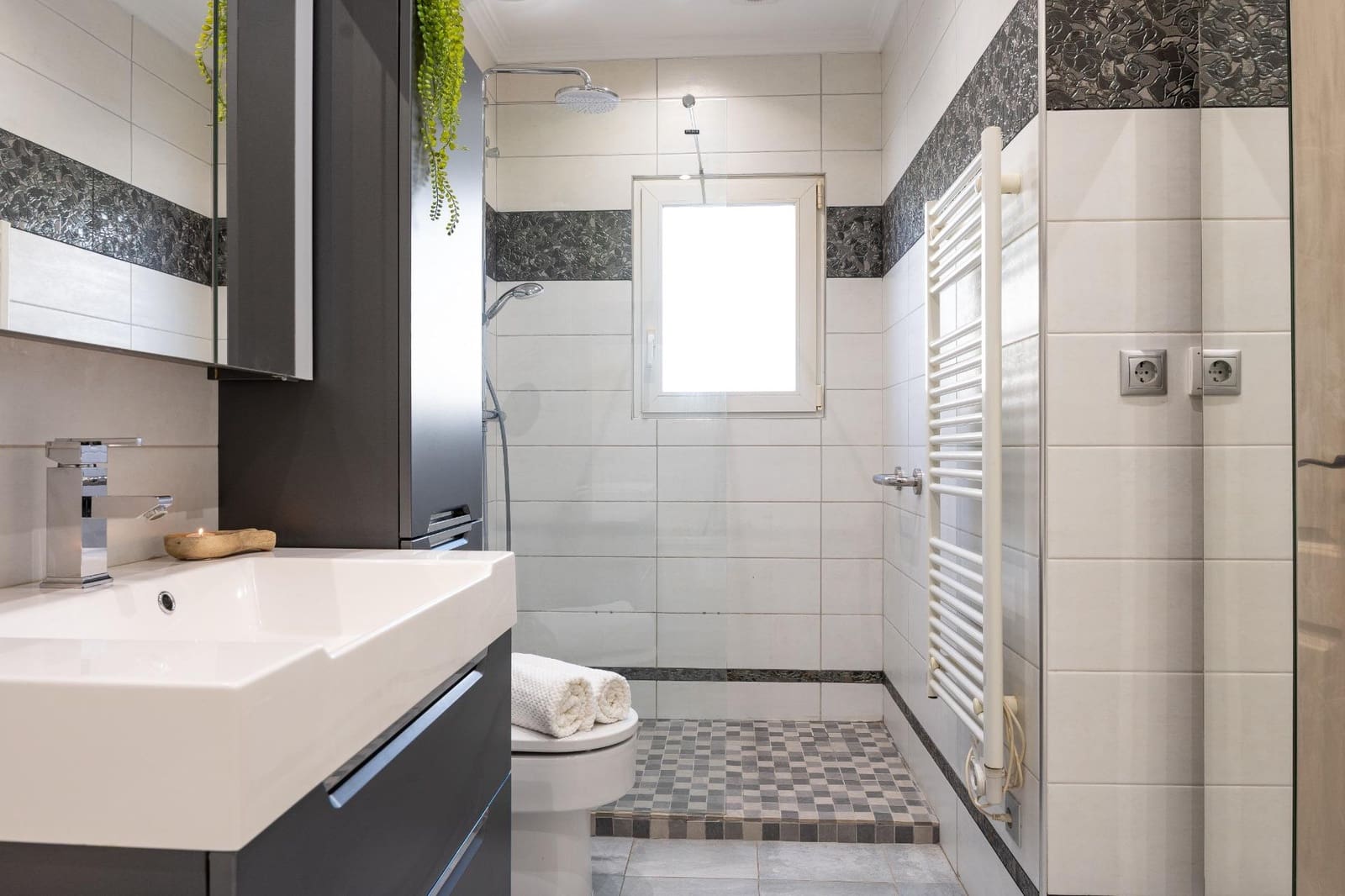 3 camera da letto Villa in vendita in Playa Flamenca con piscina garage - 585.000 € (Rif: 9799742)