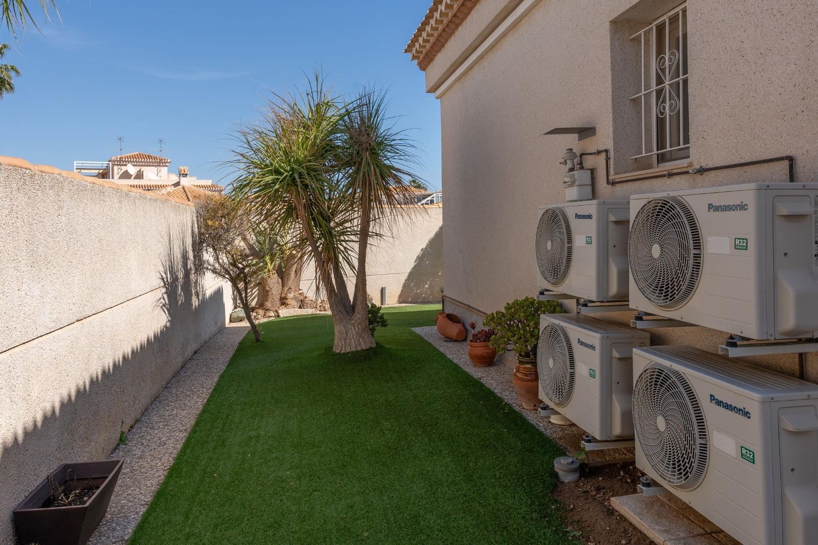 3 camera da letto Villa in vendita in Playa Flamenca con piscina garage - 585.000 € (Rif: 9799742)