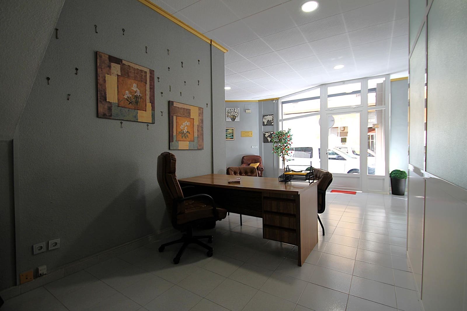 3 sypialnia Komercyjne na sprzedaż w Torrevieja - 180 000 € (Ref: 9799743)