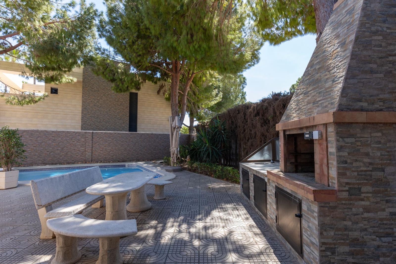 5 sovrum Villa till salu i Pueblo Bravo med pool garage - 599 000 € (Ref: 9799744)