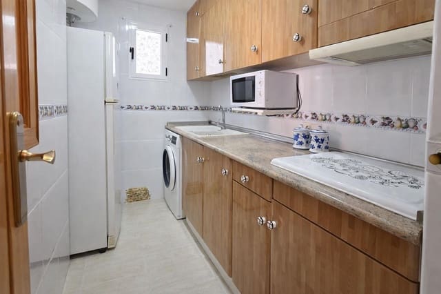 2 Zimmer Apartment zu verkaufen in Avenida Habaneras - Curva de Palangre, Torrevieja mit Pool - 136.900 € (Ref: 9799747)