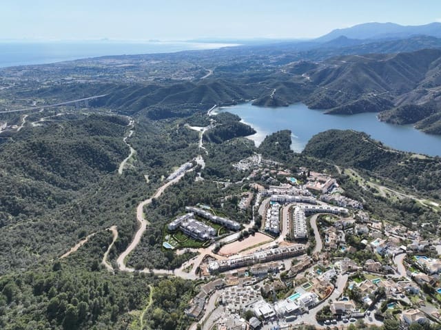 Apartamento de 3 habitaciones en Istán en venta con piscina - 545.000 € (Ref: 9799756)