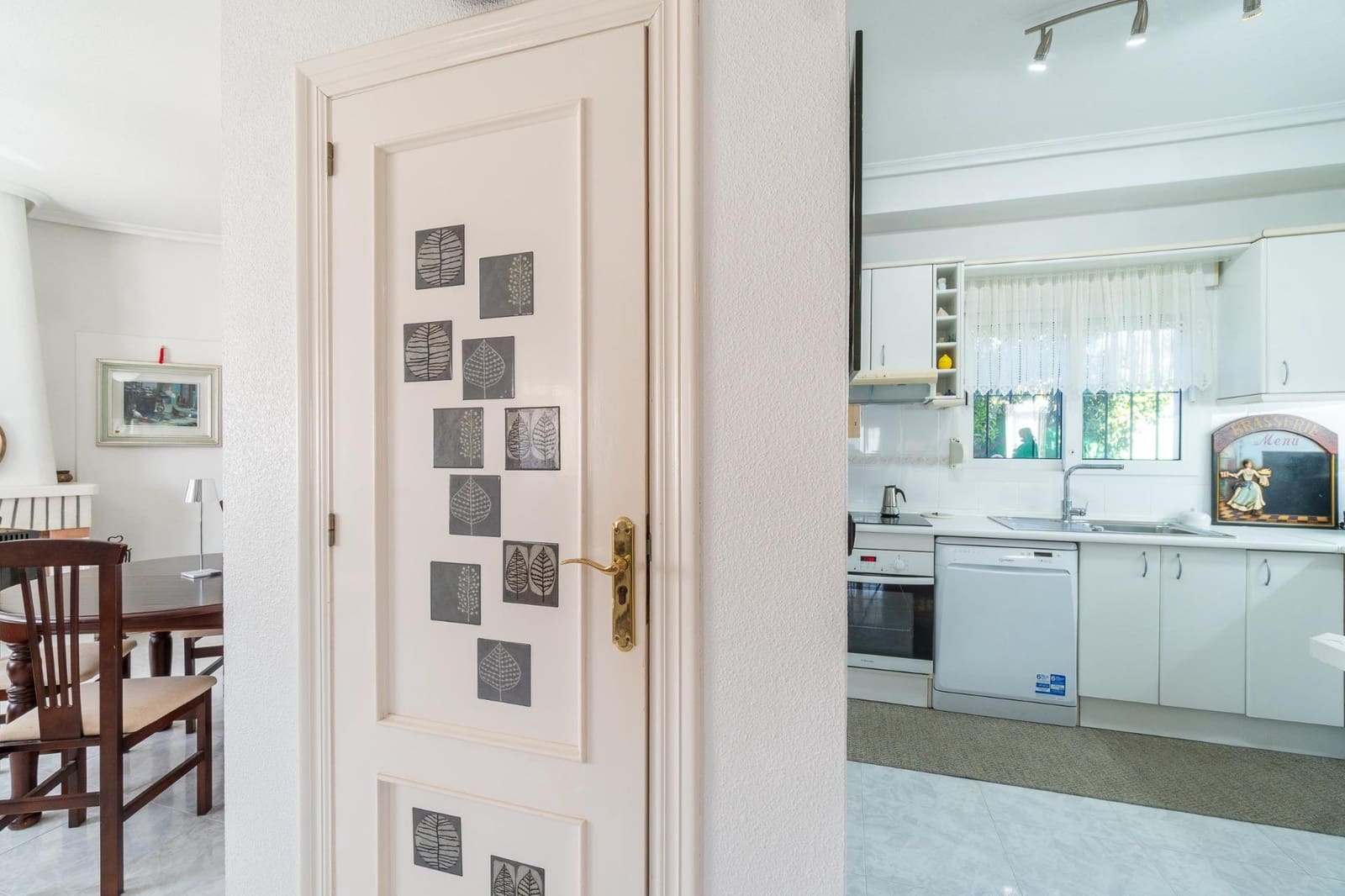 Chalet de 3 habitaciones en La Zenia en venta con piscina garaje - 640.000 € (Ref: 9799758)