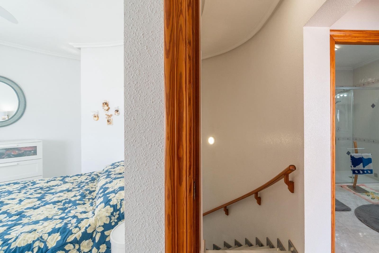 Chalet de 3 habitaciones en La Zenia en venta con piscina garaje - 640.000 € (Ref: 9799758)