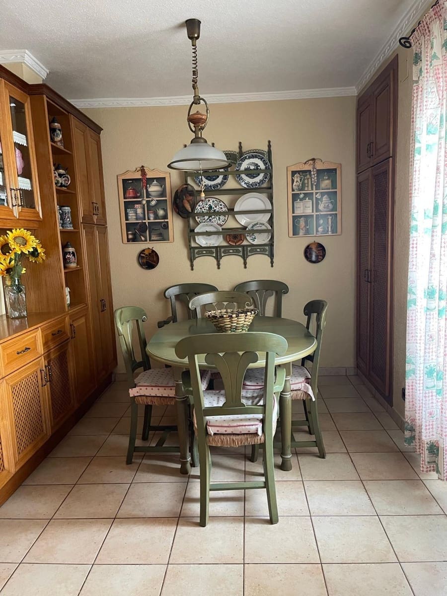 4 slaapkamer Appartement te koop in Torrevieja - € 474.900 (Ref: 9799805)