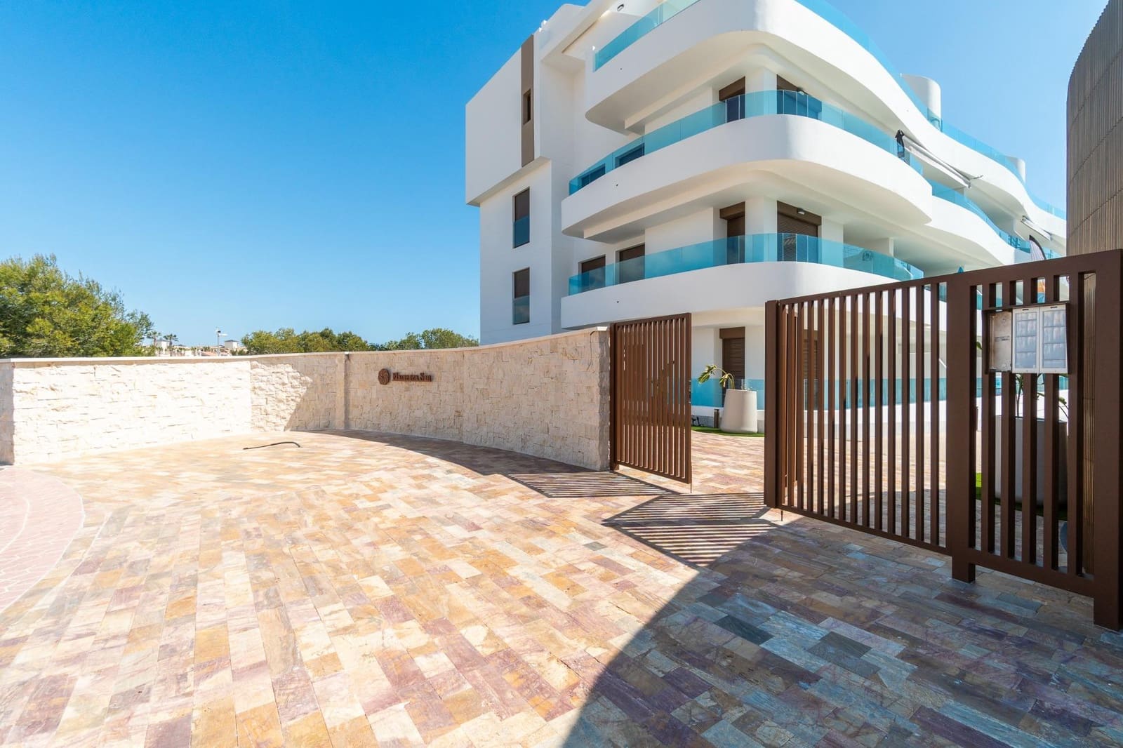 Apartamento de 3 habitaciones en Playa Flamenca en venta con piscina garaje - 395.000 € (Ref: 9799810)