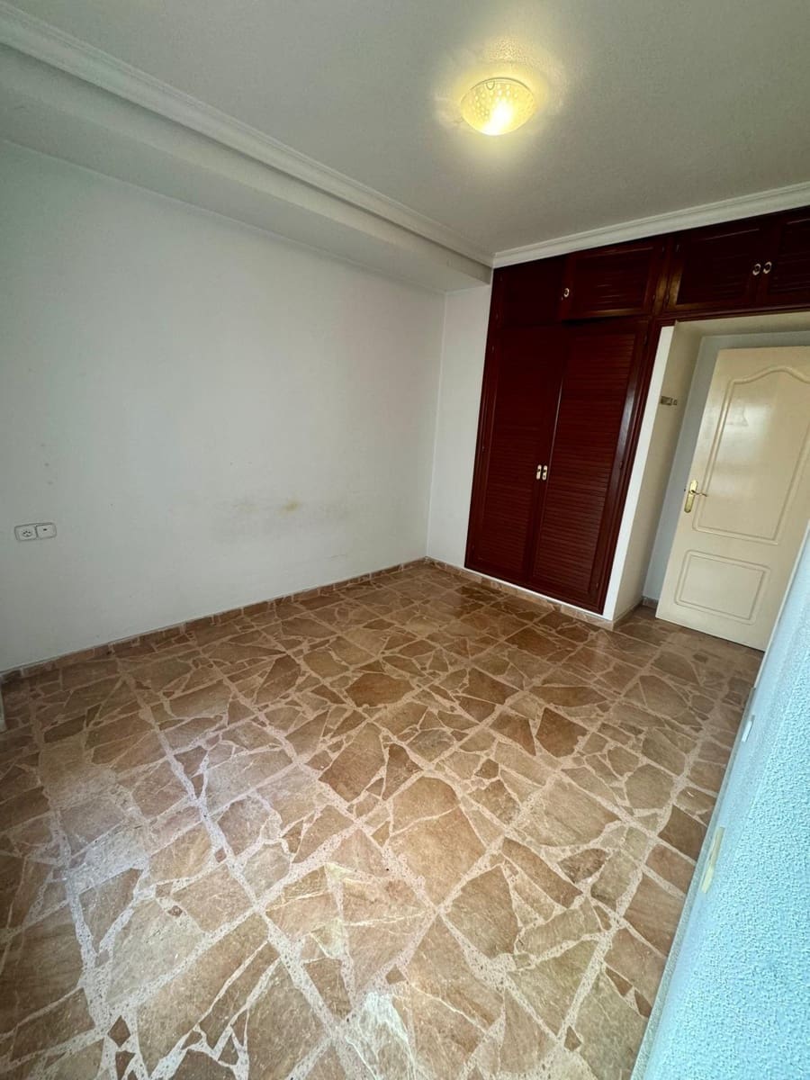5 slaapkamer Appartement te koop in Torrevieja - € 255.000 (Ref: 9799814)