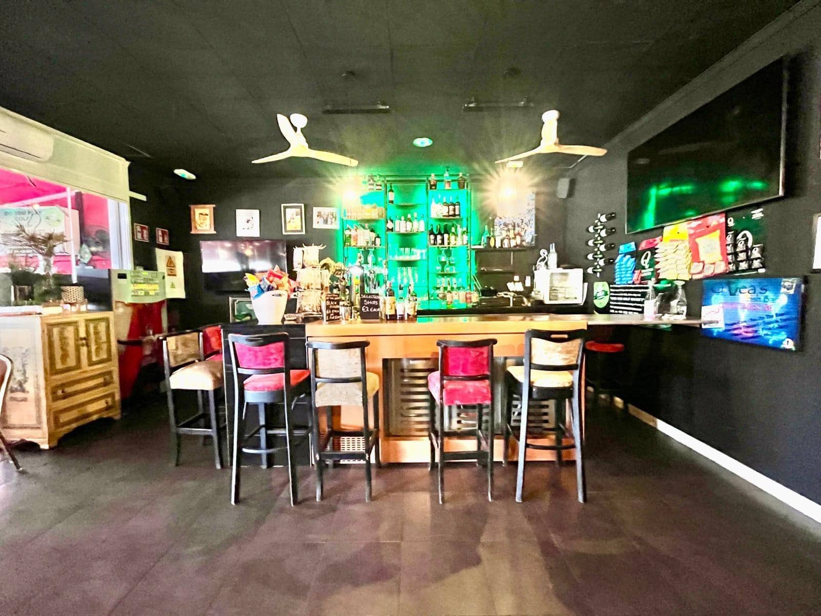 Comercial para arrendar em Orihuela Costa - 815 € (Ref: 9799825)