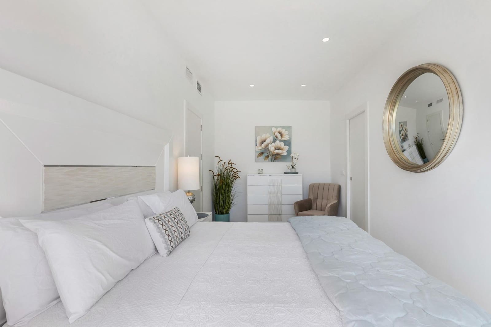 2 slaapkamer Villa te koop in Los Alcazares met zwembad garage - € 439.000 (Ref: 9799829)