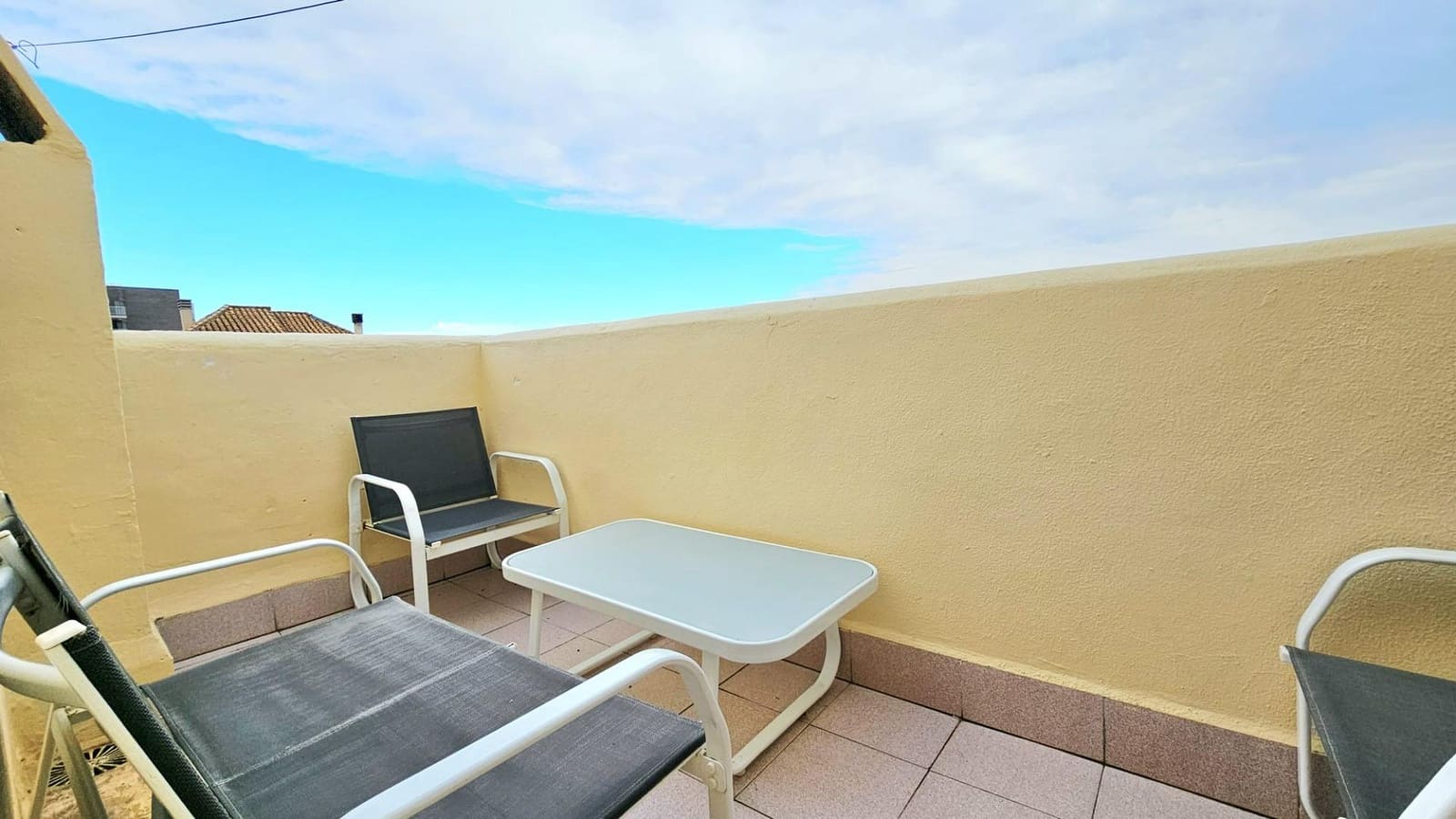 Piso de 1 habitación en Torrevieja en venta con piscina - 117.260 € (Ref: 9799872)