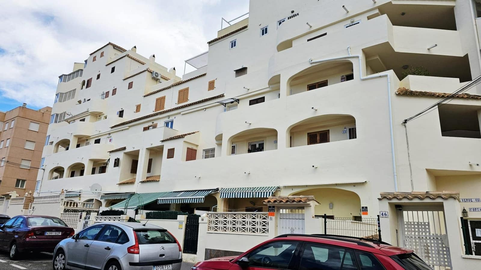 Piso de 1 habitación en Torrevieja en venta con piscina - 117.260 € (Ref: 9799872)