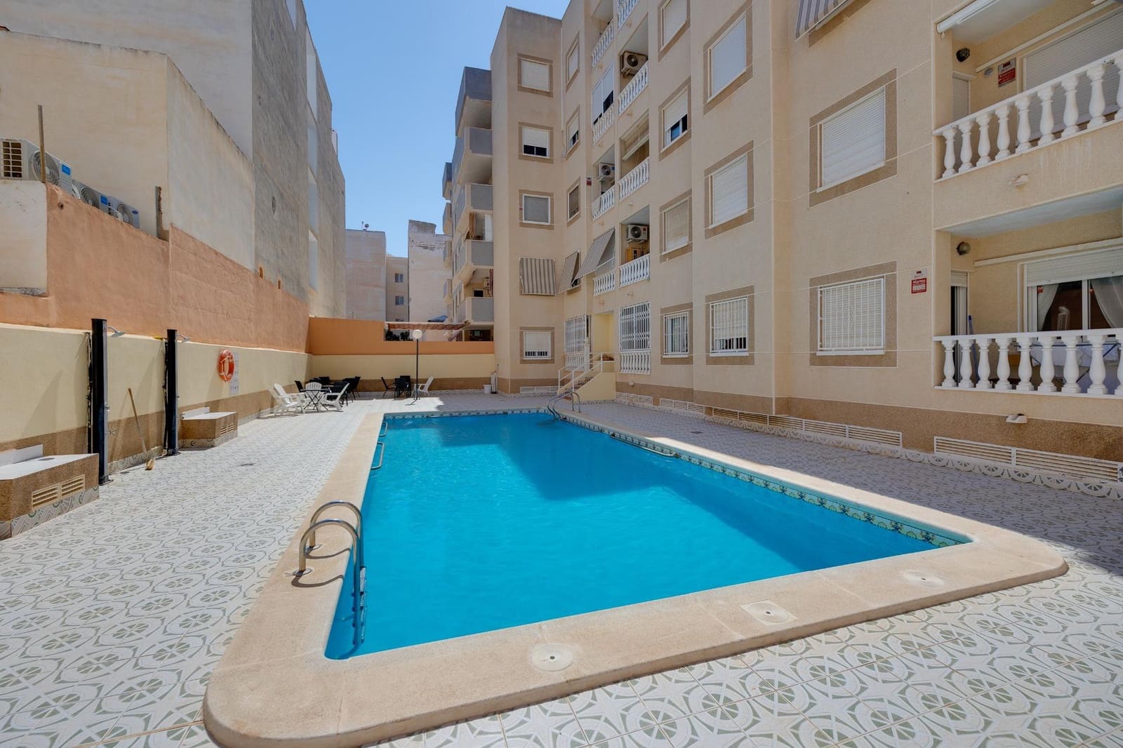1 chambre Appartement à vendre à Torrevieja avec piscine - 149 000 € (Ref: 9799886)