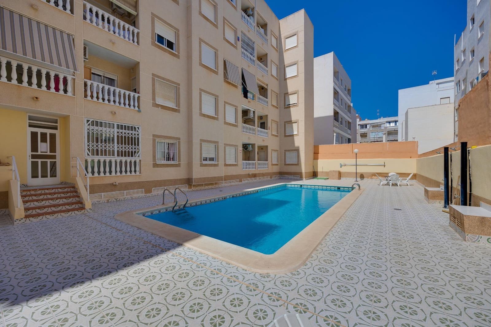 1 chambre Appartement à vendre à Torrevieja avec piscine - 149 000 € (Ref: 9799886)