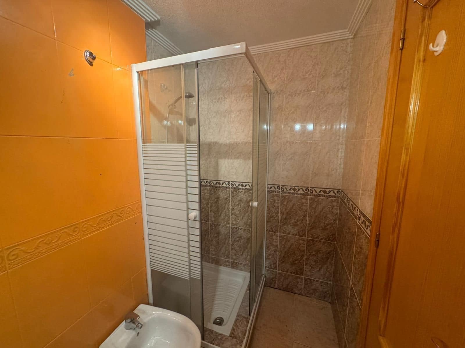 Apartamento de 2 habitaciones en Torrevieja en venta con piscina - 159.990 € (Ref: 9804407)