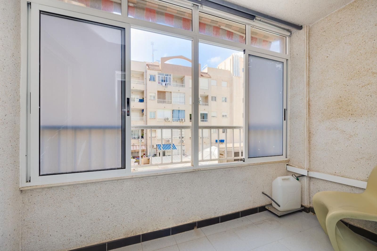 1 Zimmer Apartment zu verkaufen in Torrevieja mit Pool - 99.990 € (Ref: 9804414)