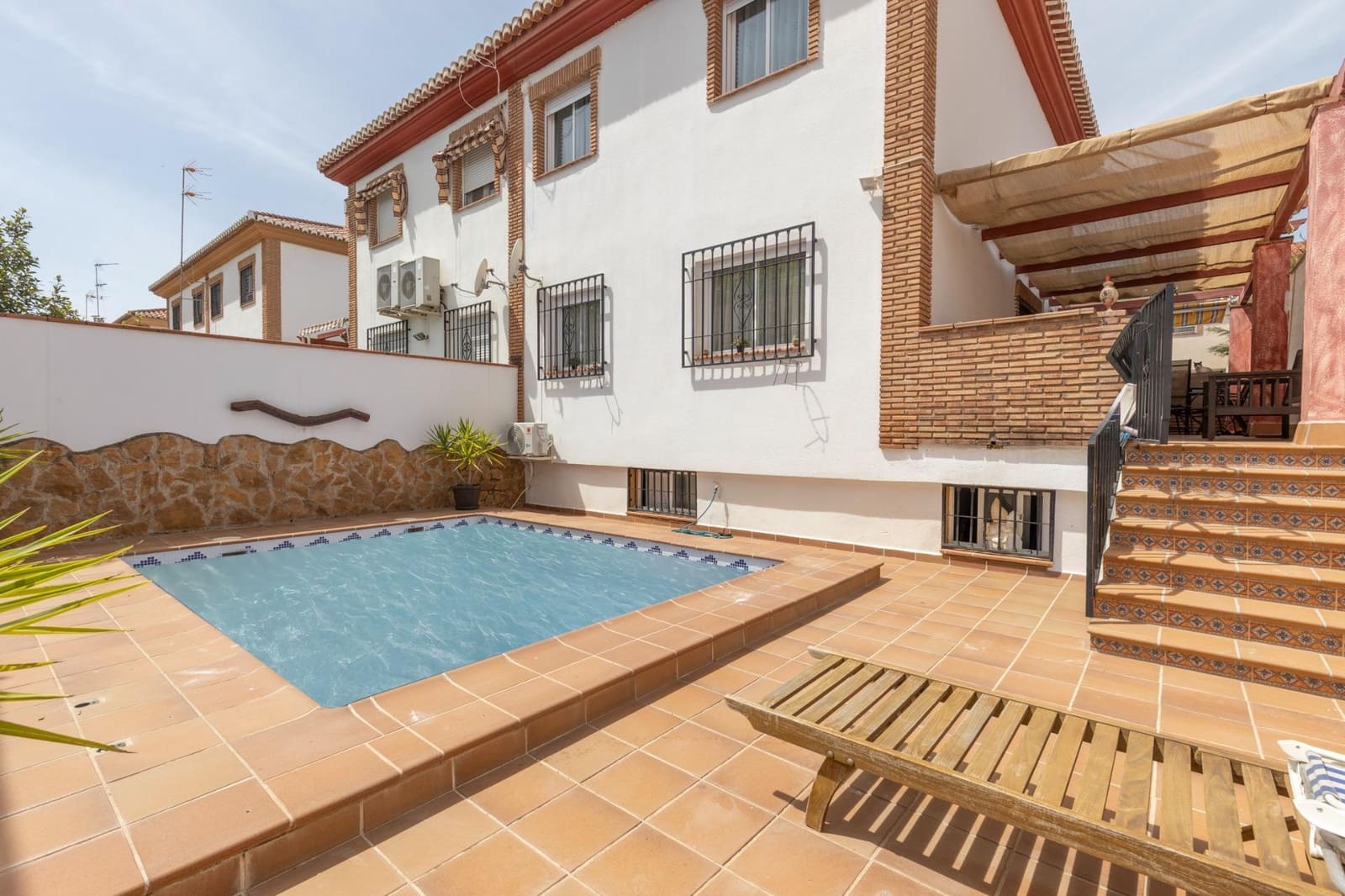 Pareado de 3 habitaciones en Gójar en venta con piscina garaje - 289.900 € (Ref: 9804416)