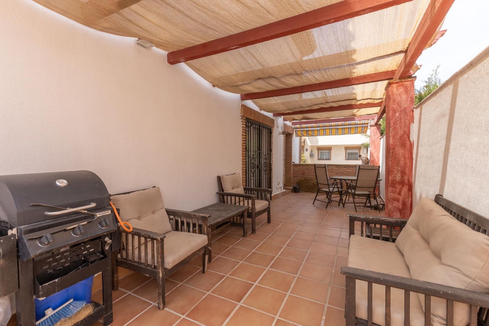 Pareado de 3 habitaciones en Gójar en venta con piscina garaje - 289.900 € (Ref: 9804416)