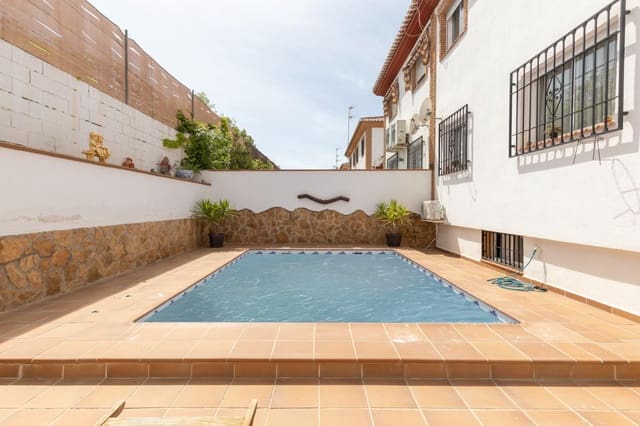 Pareado de 3 habitaciones en Gójar en venta con piscina garaje - 289.900 € (Ref: 9804416)