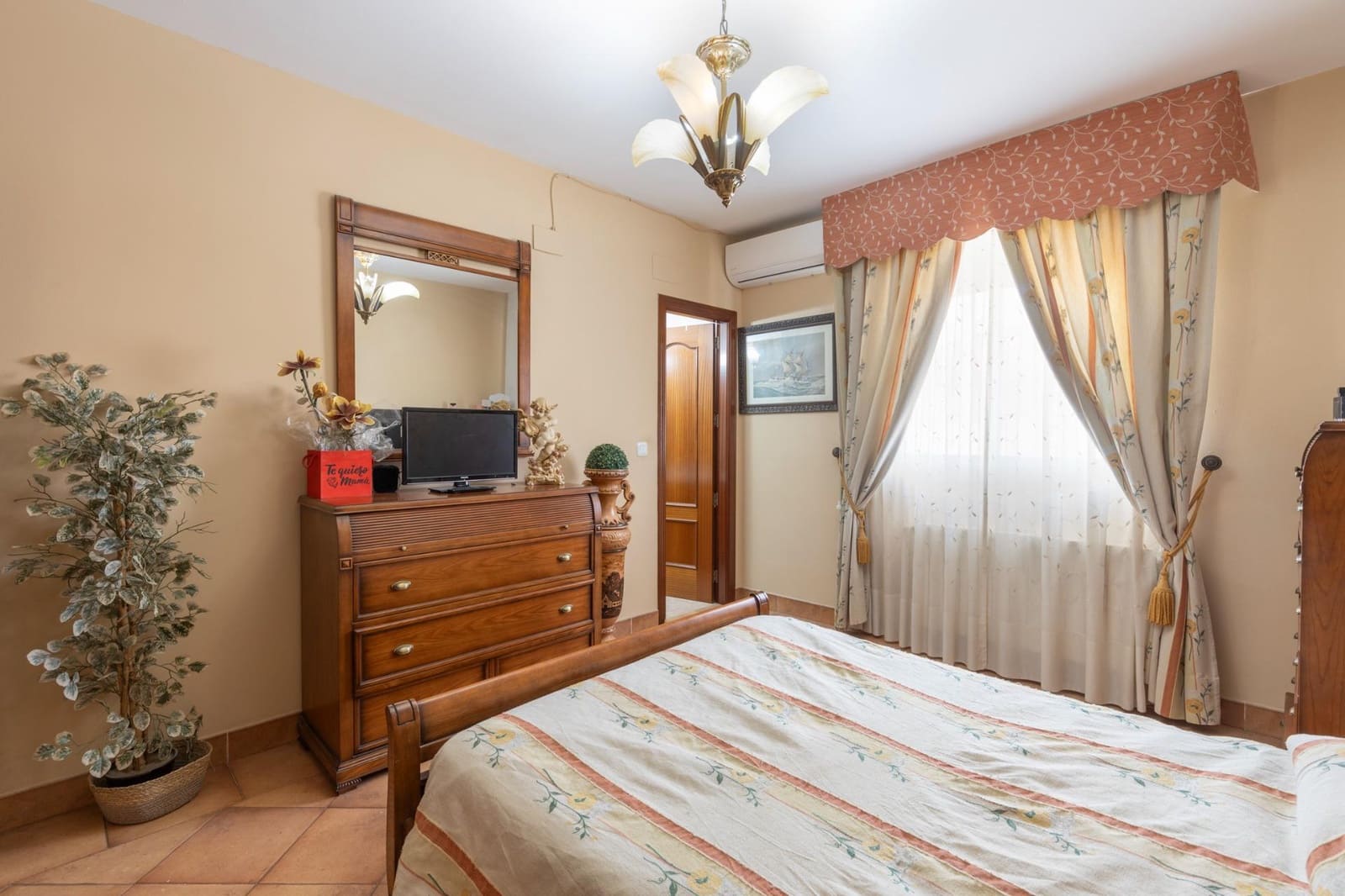 Pareado de 3 habitaciones en Gójar en venta con piscina garaje - 289.900 € (Ref: 9804416)