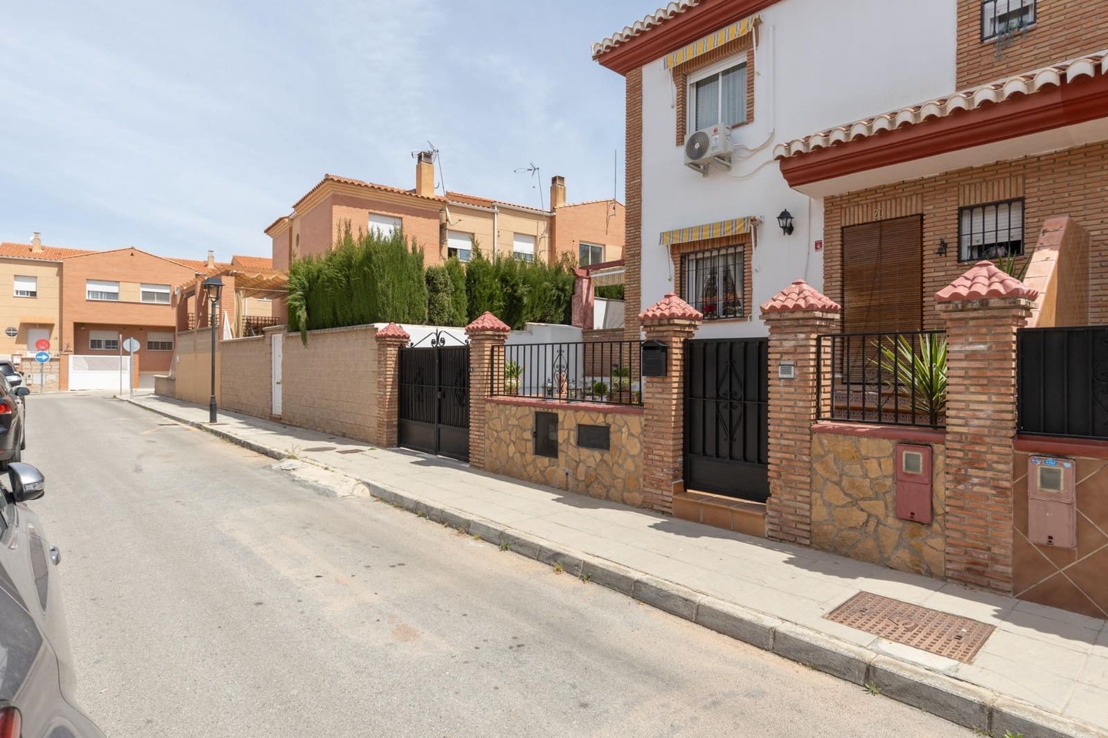 Pareado de 3 habitaciones en Gójar en venta con piscina garaje - 289.900 € (Ref: 9804416)