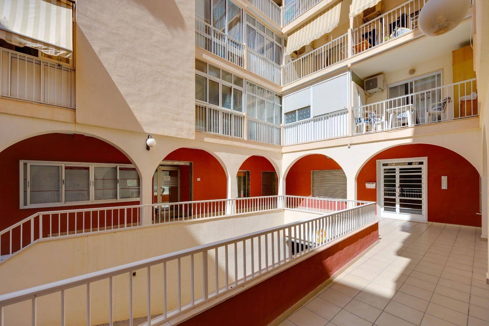 1 slaapkamer Appartement te koop in Torrevieja - € 114.969 (Ref: 9804417)
