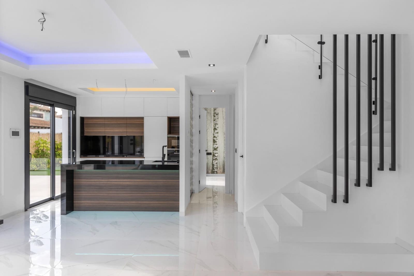 3 sypialnia Willa na sprzedaż w Torrevieja z basenem - 639 000 € (Ref: 9804419)