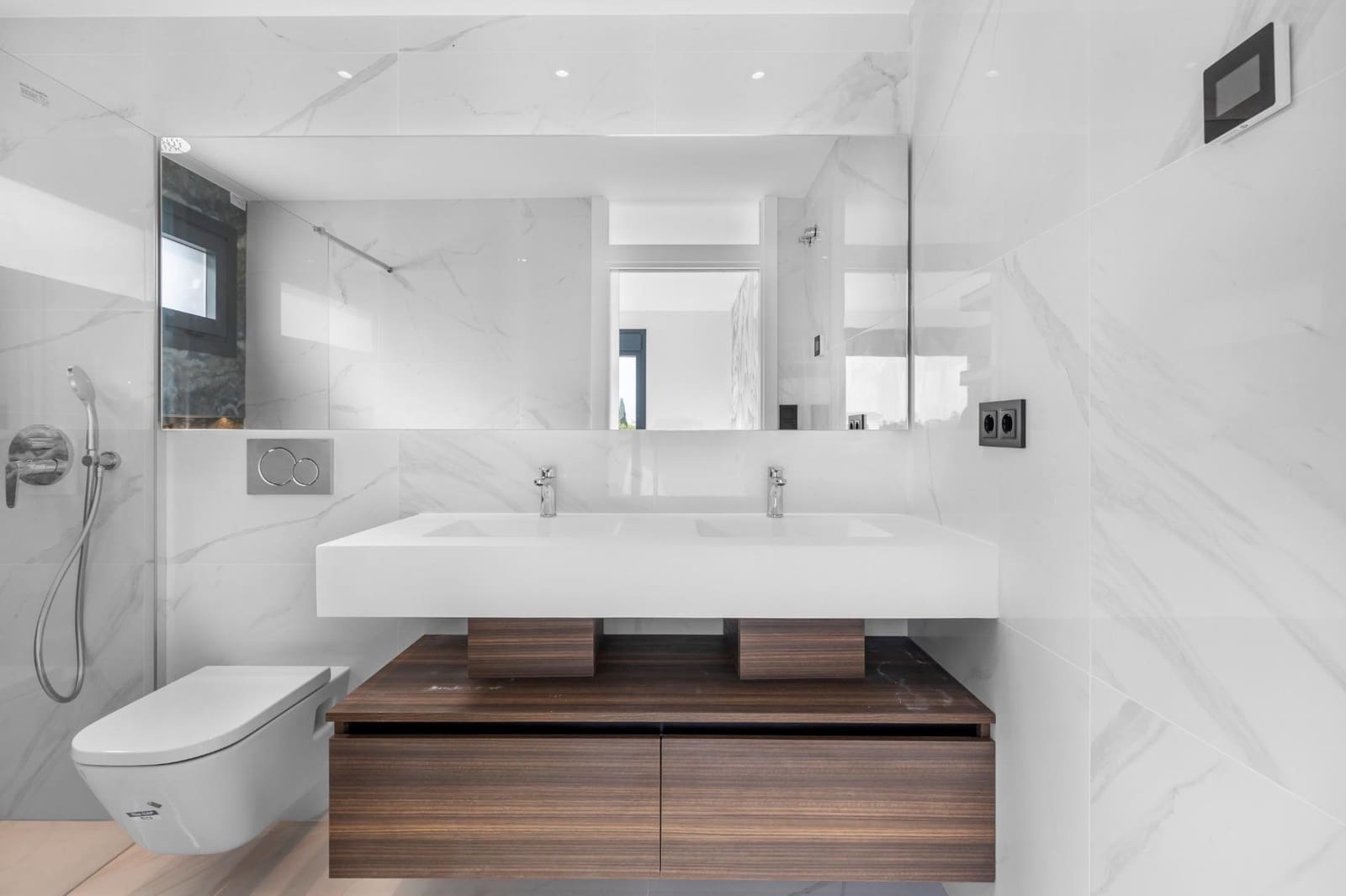 3 sypialnia Willa na sprzedaż w Torrevieja z basenem - 639 000 € (Ref: 9804419)