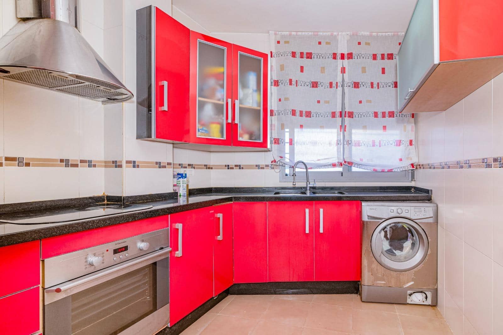 3 makuuhuone Asunto myytävänä paikassa Peligros - 178 000 € (Ref: 9808082)