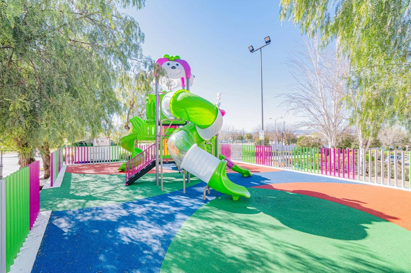 3 makuuhuone Asunto myytävänä paikassa Peligros - 178 000 € (Ref: 9808082)