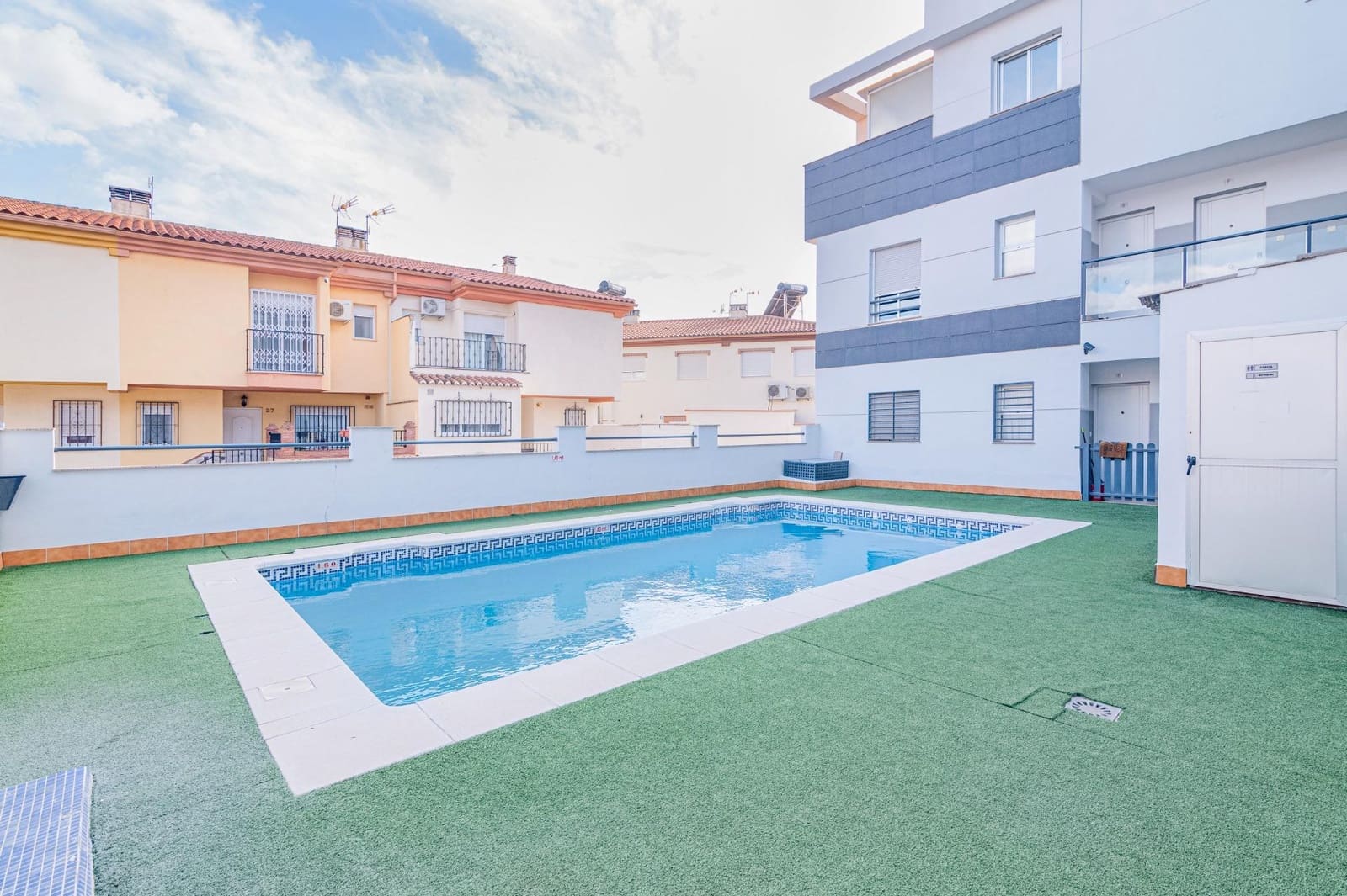 1 bedroom Flat for sale in Albolote with pool garage - € 145,000 (Ref: 9829294)