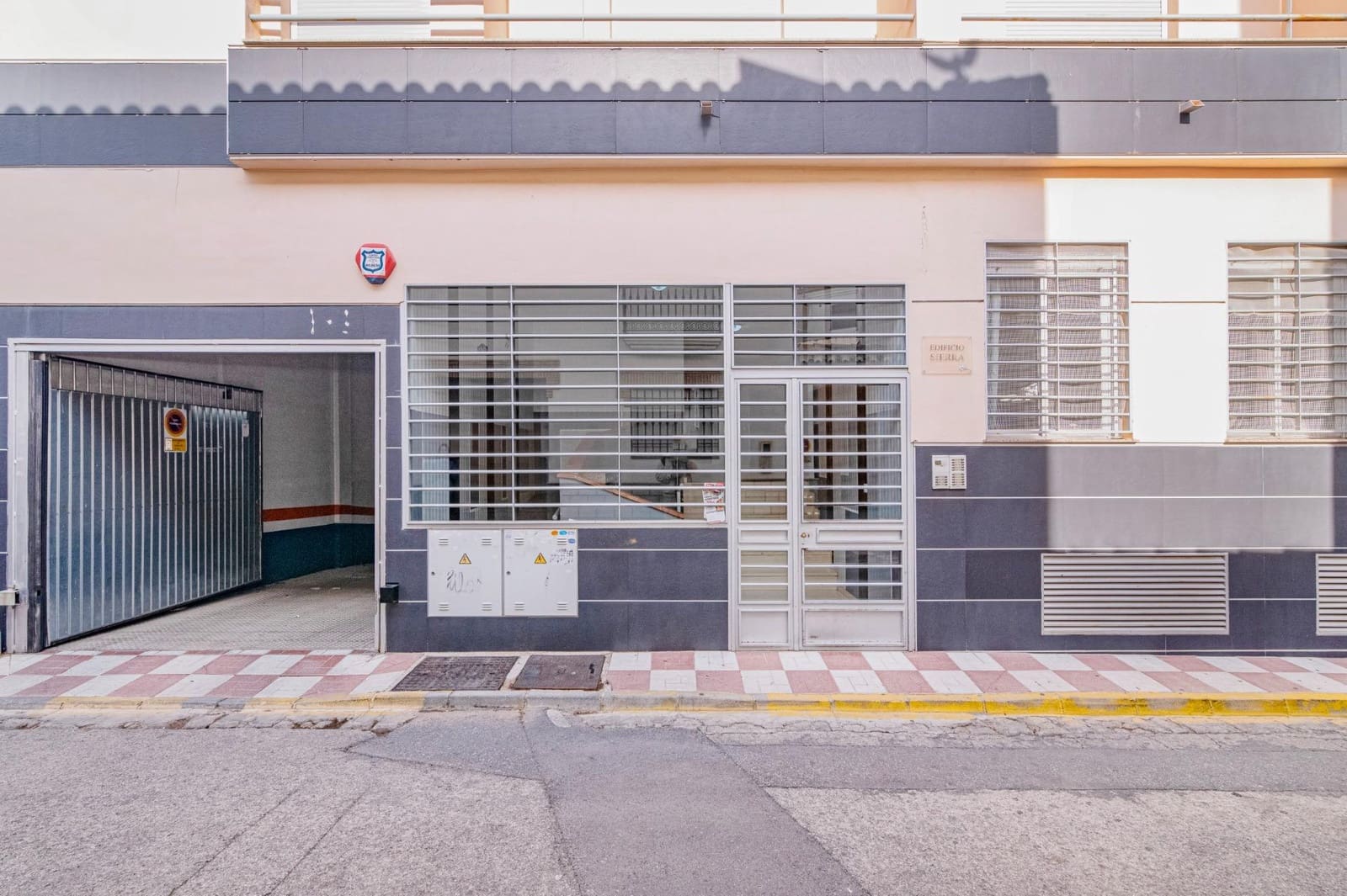 1 bedroom Flat for sale in Albolote with pool garage - € 145,000 (Ref: 9829294)