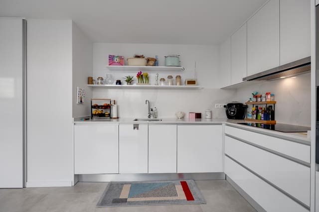 3 makuuhuone Kattohuoneisto myytävänä paikassa Campoamor, Orihuela mukana uima-altaan 
autotalli - 425 000 € (Ref: 9833778)