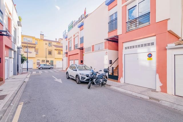 4 quarto Moradia em Banda para venda em Armilla com garagem - 340 000 € (Ref: 9839393)