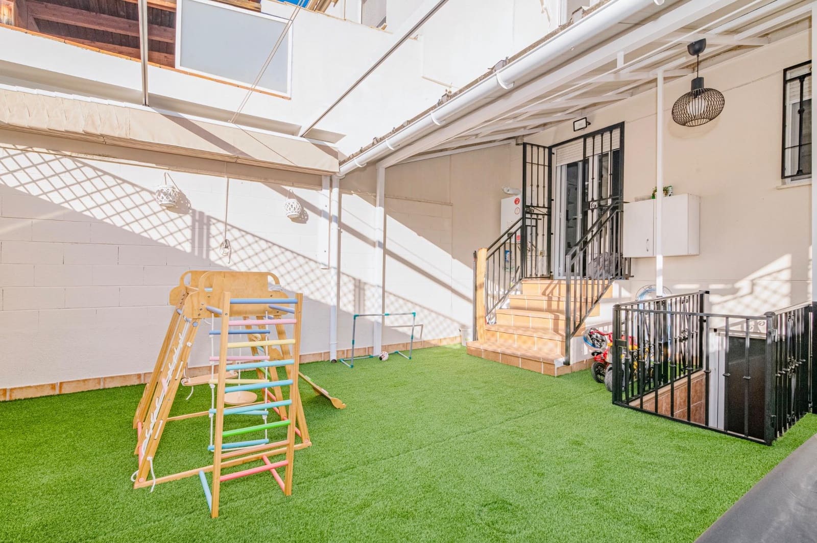 4 bedroom Terraced Villa for sale in Armilla with garage - € 340,000 (Ref: 9839393)