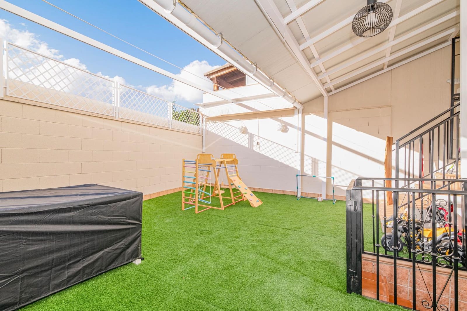 4 bedroom Terraced Villa for sale in Armilla with garage - € 340,000 (Ref: 9839393)