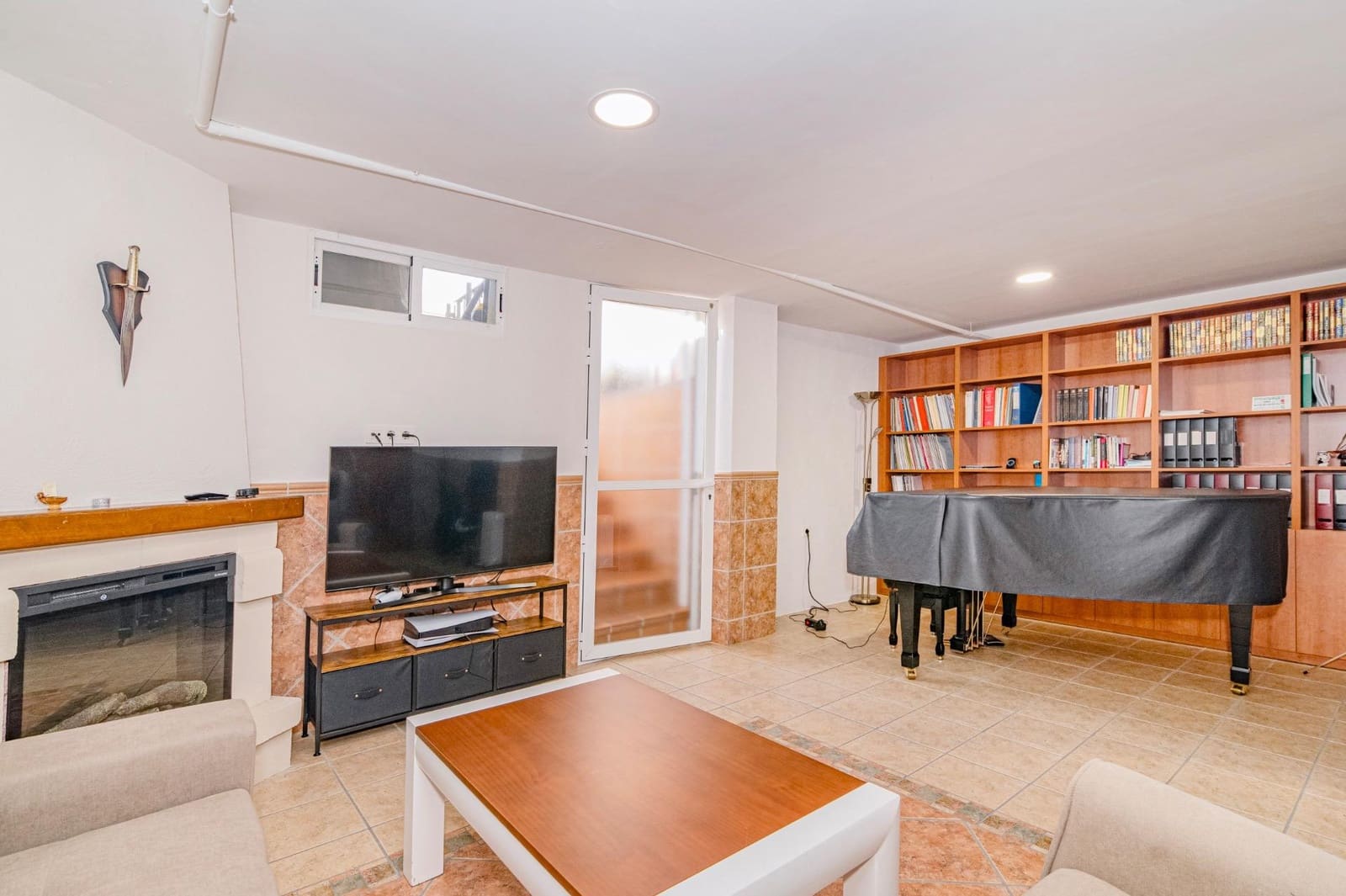 4 bedroom Terraced Villa for sale in Armilla with garage - € 340,000 (Ref: 9839393)