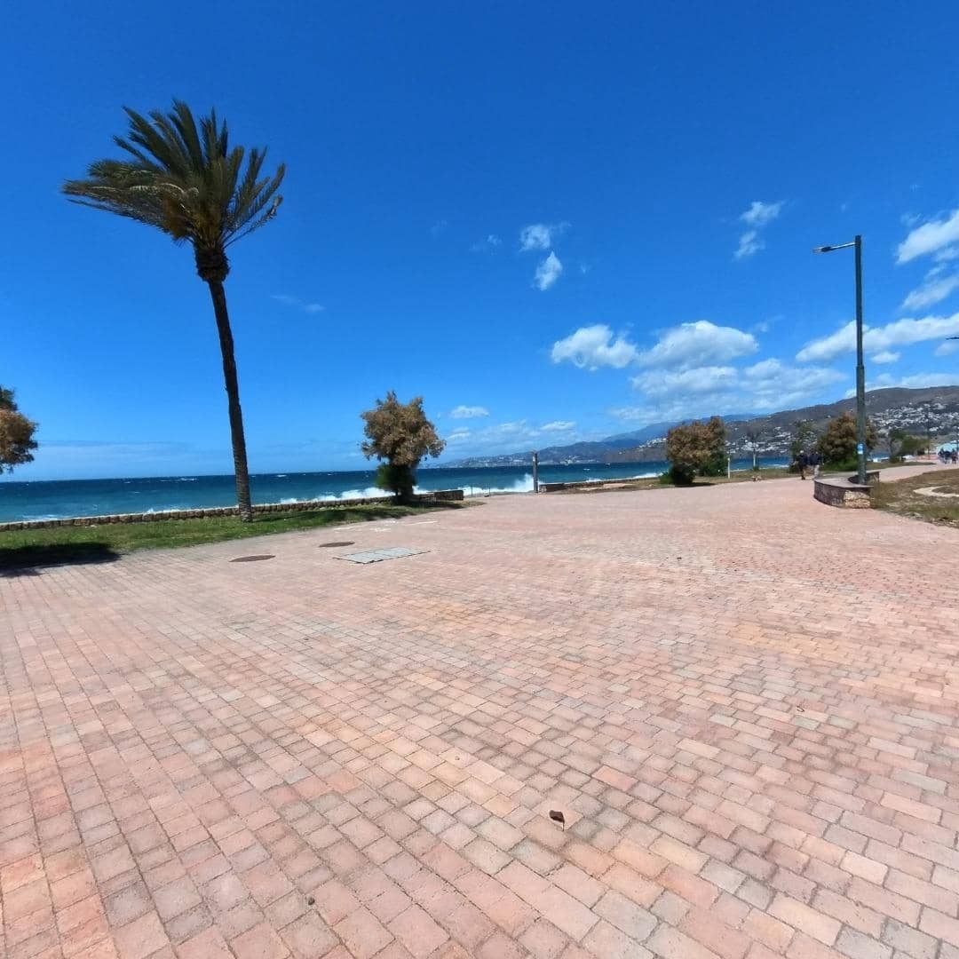 2 bedroom Apartment for sale in Salobrena with pool - € 270,000 (Ref: 9839395)