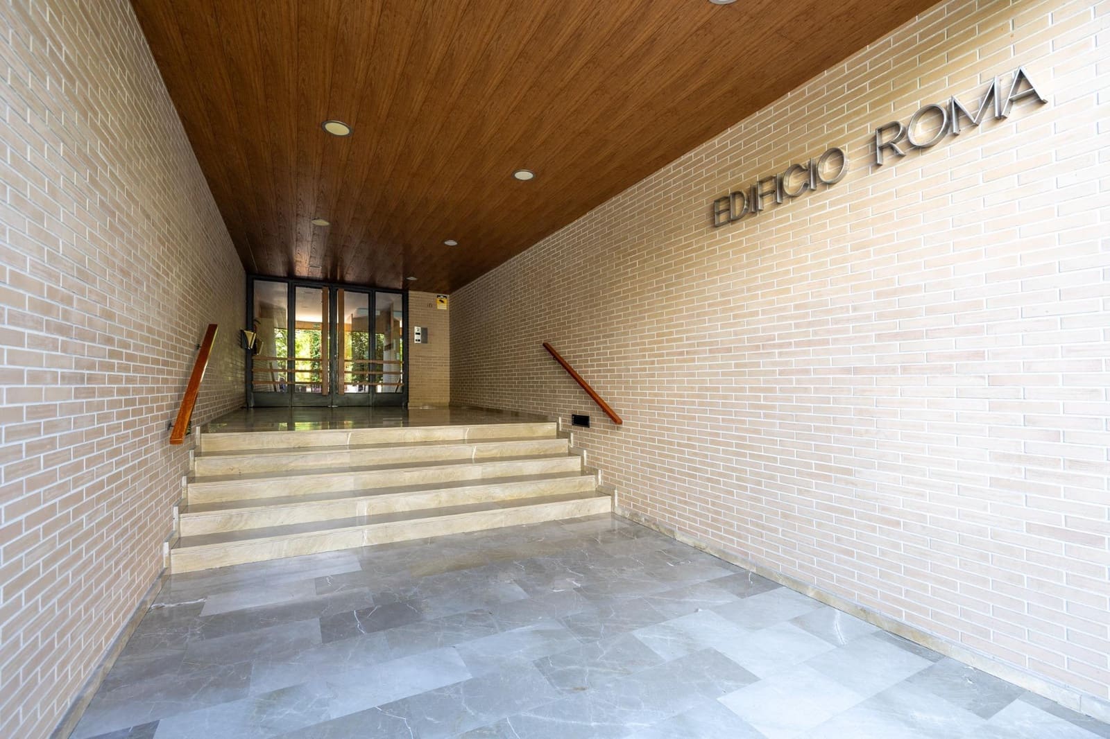 2 Zimmer Penthouse zu verkaufen in Granada Stadt mit Pool Garage - 355.000 € (Ref: 9911165)