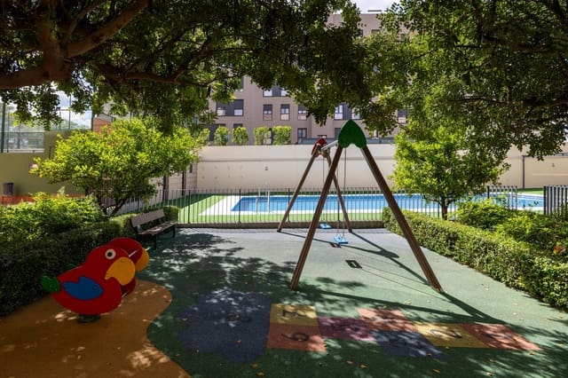 2 Zimmer Penthouse zu verkaufen in Granada Stadt mit Pool Garage - 355.000 € (Ref: 9911165)