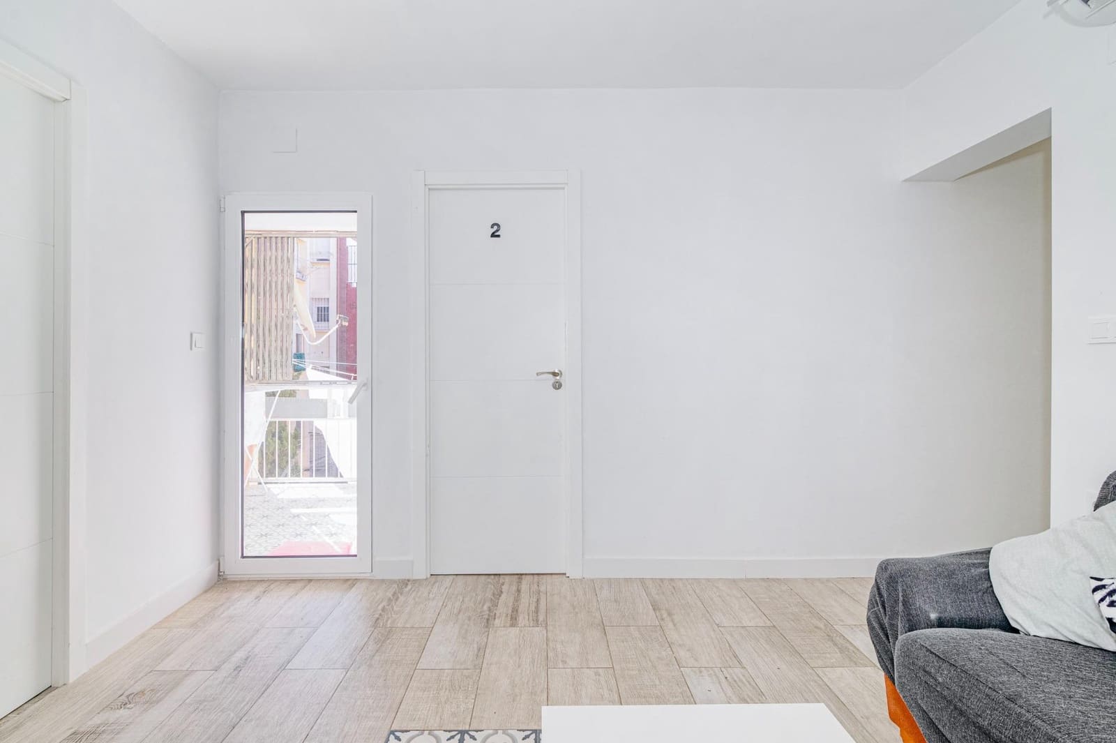 5 bedroom Flat for sale in Granada city - € 135,000 (Ref: 9924664)
