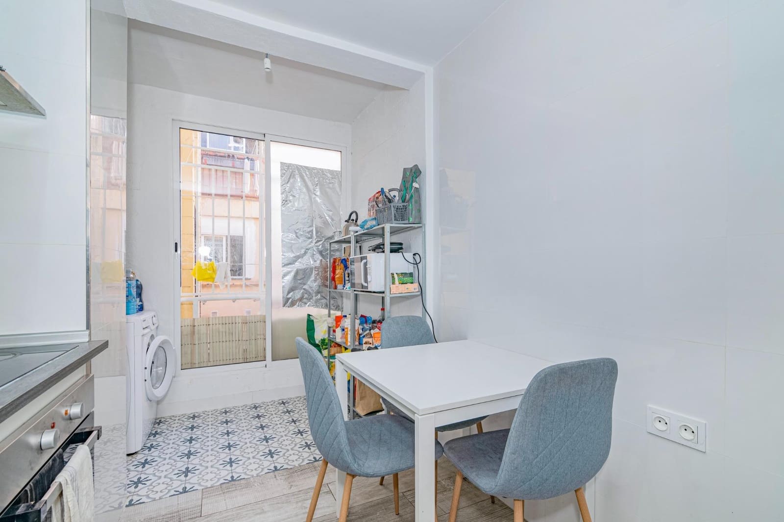 5 bedroom Flat for sale in Granada city - € 135,000 (Ref: 9924664)
