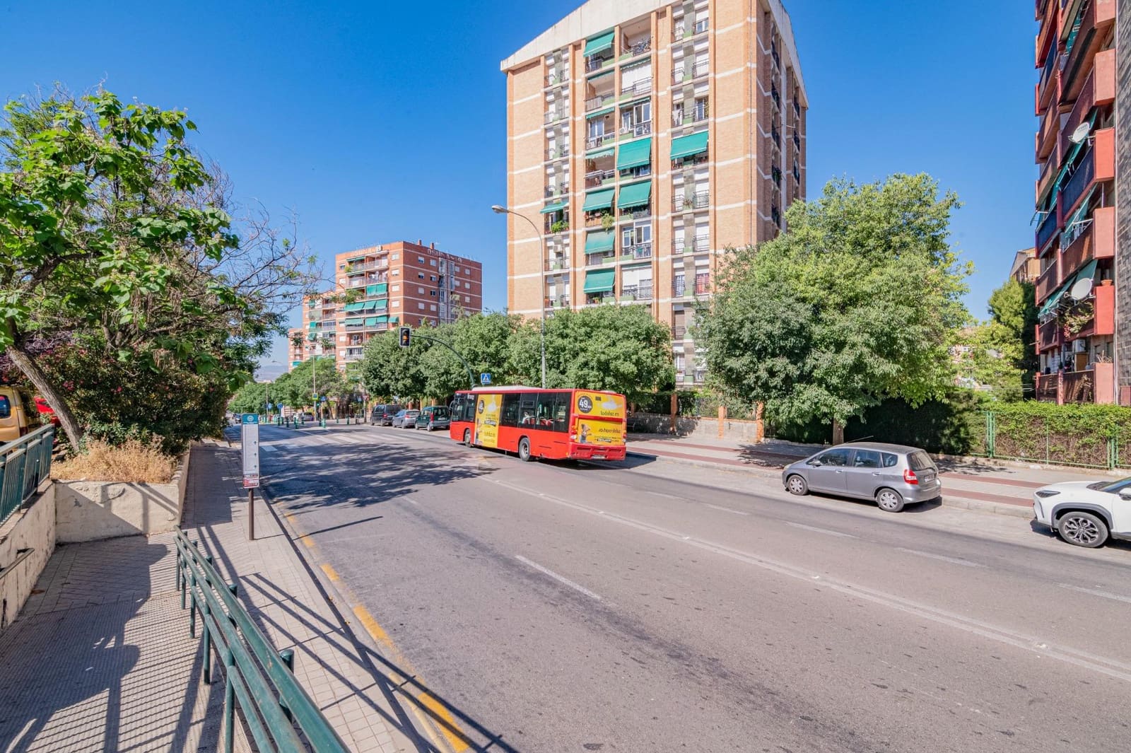 5 bedroom Flat for sale in Granada city - € 135,000 (Ref: 9924664)