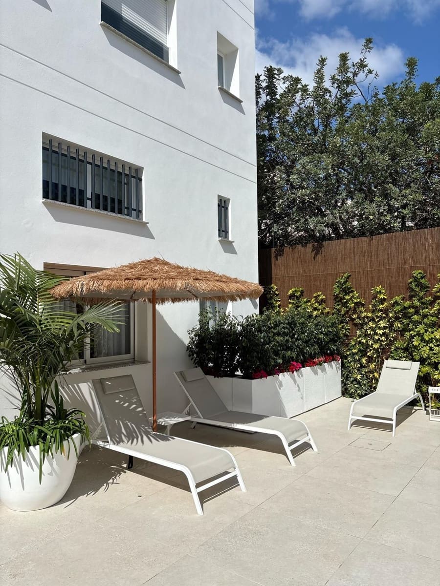 3 bedroom Townhouse for rent in Alfaz del Pi / L'Alfas del Pi with pool garage - € 1,650 (Ref: 10015065)