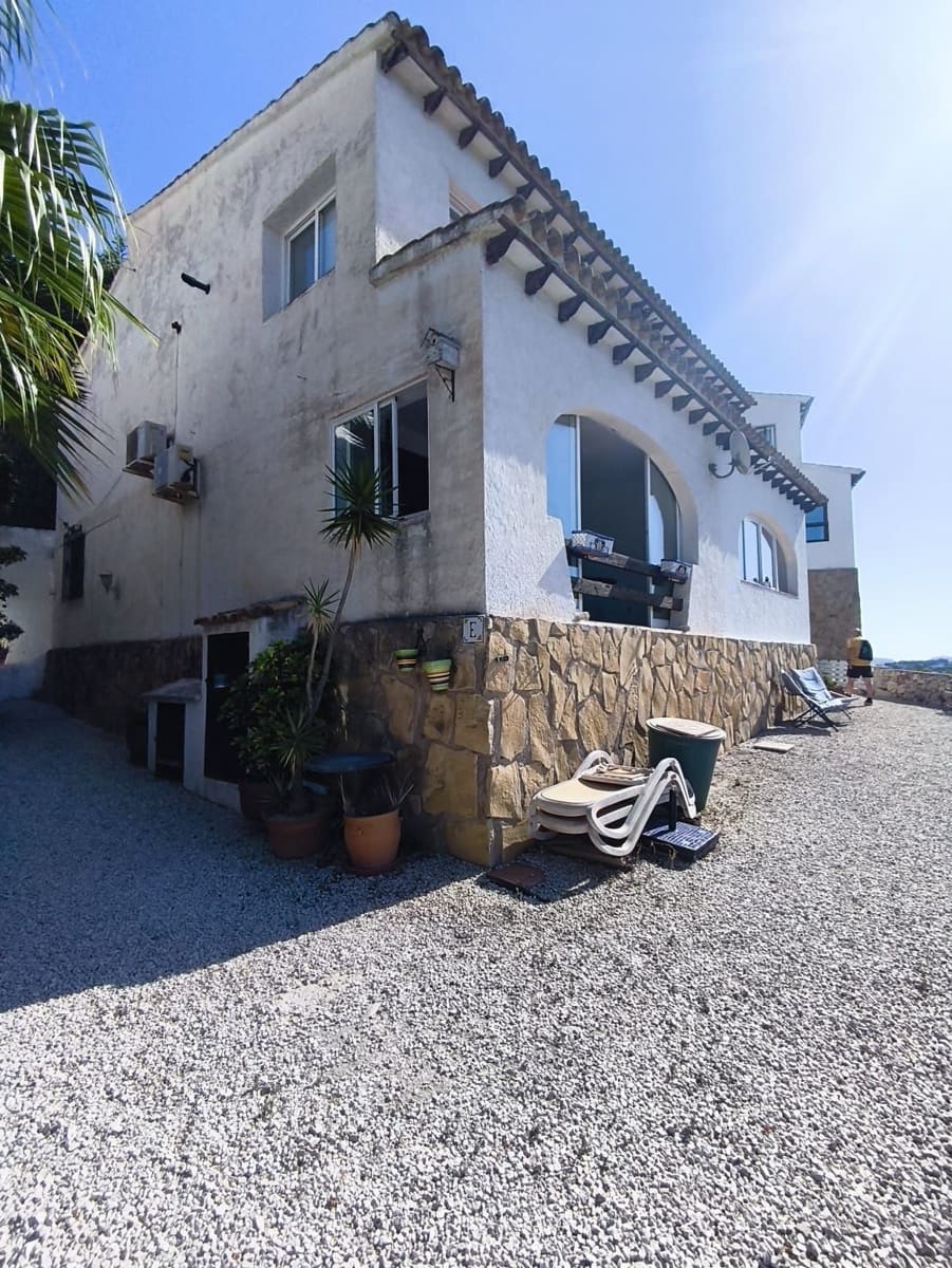 1 quarto Bungalow para venda em Benissa com garagem - 150 000 € (Ref: 10021999)